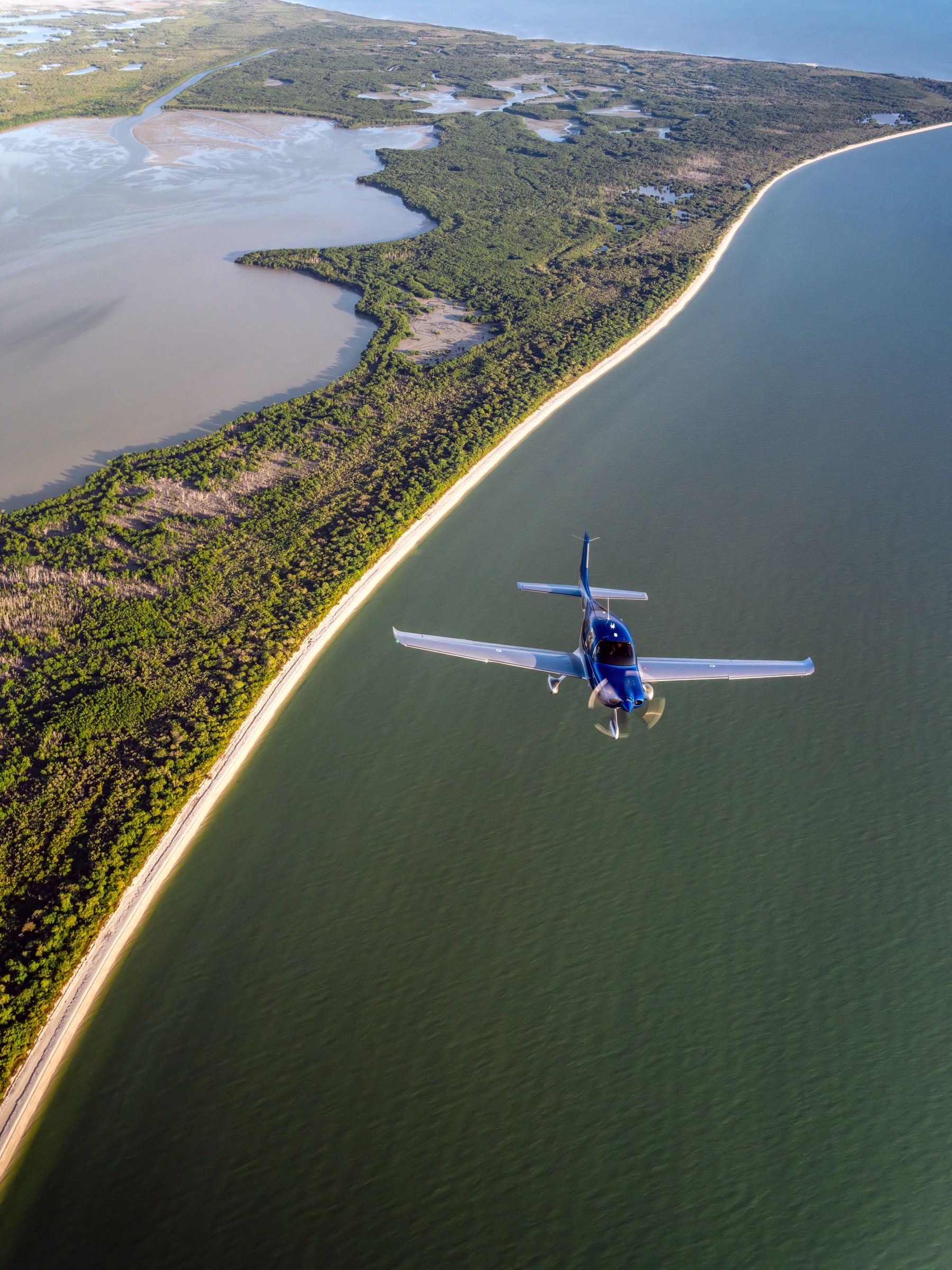 Single Cirrus SR over the coast