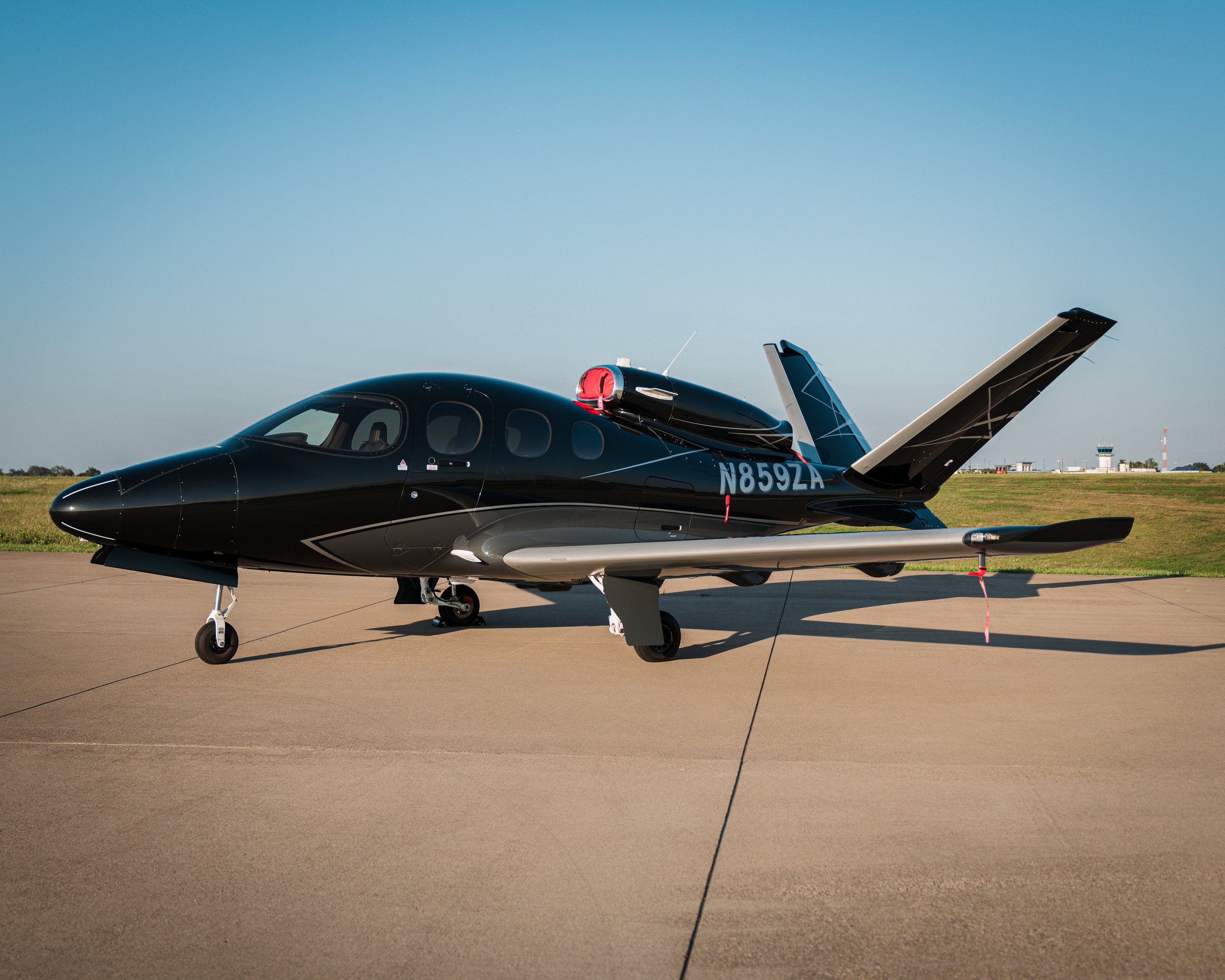 A Cirrus Vision Jet on the ramp at Blue Grass Airport